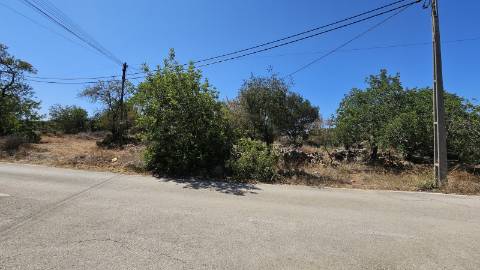 Moradia para Restaurar - BOLIQUEIME