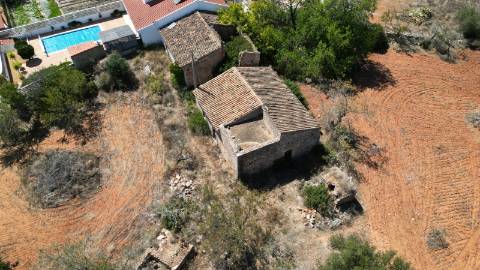 Moradia para Restaurar - BOLIQUEIME