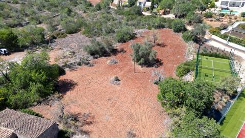 Moradia para Restaurar - BOLIQUEIME