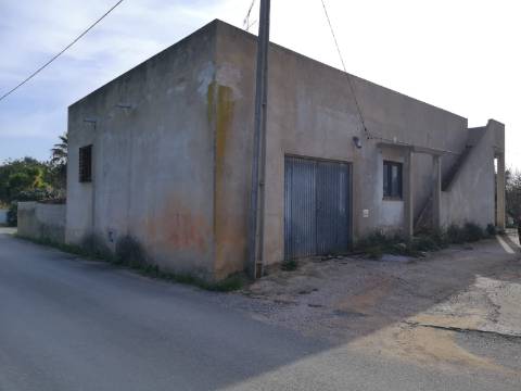 Moradia em Boliqueime para restaurar