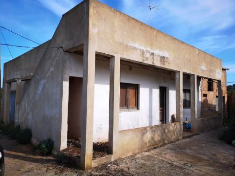 Moradia em Boliqueime para restaurar