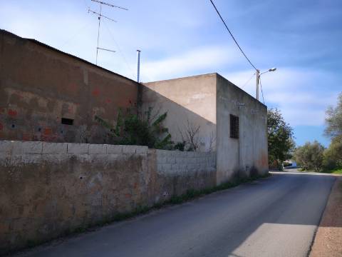 Moradia em Boliqueime para restaurar