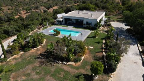 Moradia V5, refúgio de paz no coração da natureza, em Algoz