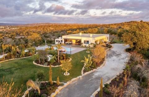 Moradia V5, refúgio de paz no coração da natureza, em Algoz