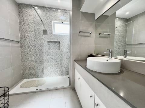 Magnífico Apartamento T2 Renovado - Zona Tranquila de Vilamoura