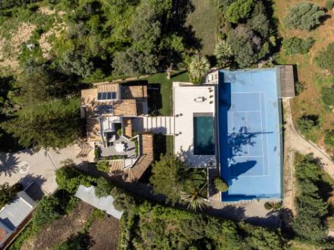 Magnífica vivenda com vista mar, piscina e campo de ténis, Almancil