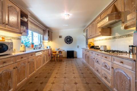 Magnífica vivenda com vista mar, piscina e campo de ténis, Almancil