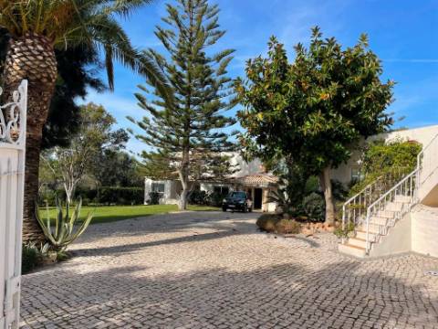 Magnífica vivenda com vista mar, piscina e campo de ténis, Almancil