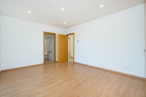 Moradia Contemporânea com piscina - Perto de Loulé