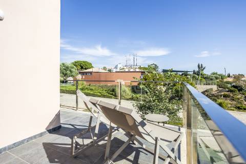 Moradia geminada V2 +1- Carvoeiro