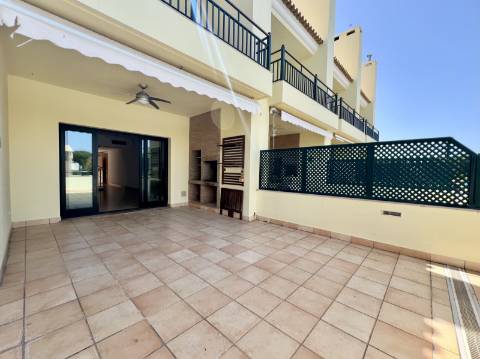 Deslumbrante moradia V2+2 - Vilamoura