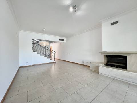 Deslumbrante moradia V2+2 - Vilamoura