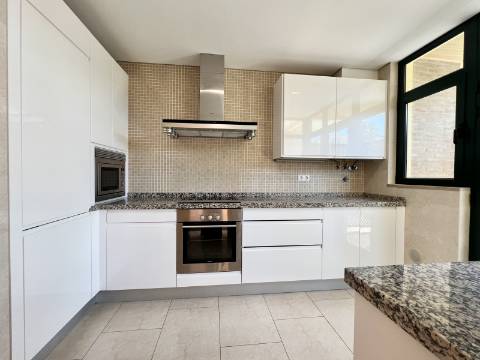 Deslumbrante moradia V2+2 - Vilamoura