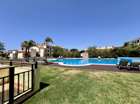 Deslumbrante moradia V2+2 - Vilamoura