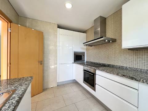 Deslumbrante moradia V2+2 - Vilamoura