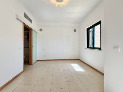 Deslumbrante moradia V2+2 - Vilamoura