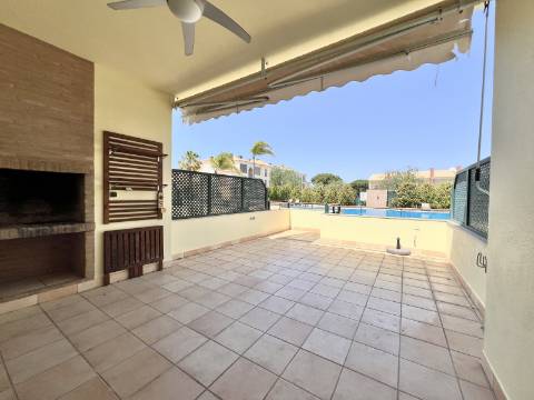 Deslumbrante moradia V2+2 - Vilamoura