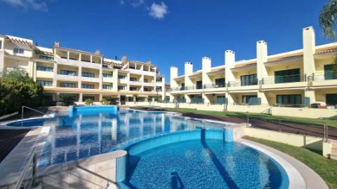 Deslumbrante moradia V2+2 - Vilamoura