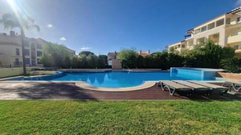 Deslumbrante moradia V2+2 - Vilamoura