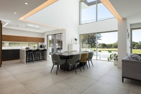 Luxuosa moradia com vista panorâmica para o campo de golfe de Vilamoura
