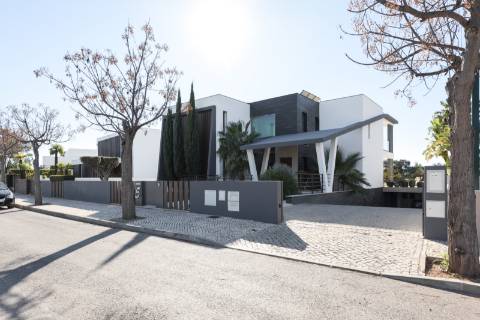 Luxuosa moradia com vista panorâmica para o campo de golfe de Vilamoura
