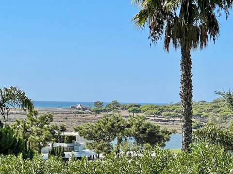 Apartamento T1 duplex com vista para o lago na Quinta do Lago