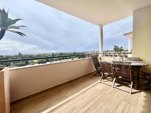 Apartamento T1 - Top Floor com vista mar