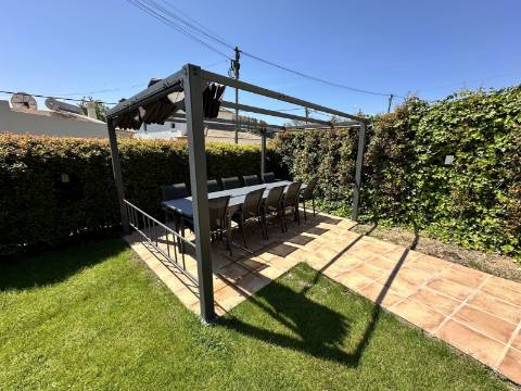 Moradia T3+1 no coração de Vilamoura, com piscina e jacuzzi