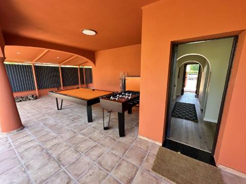 Moradia T3+1 no coração de Vilamoura, com piscina e jacuzzi