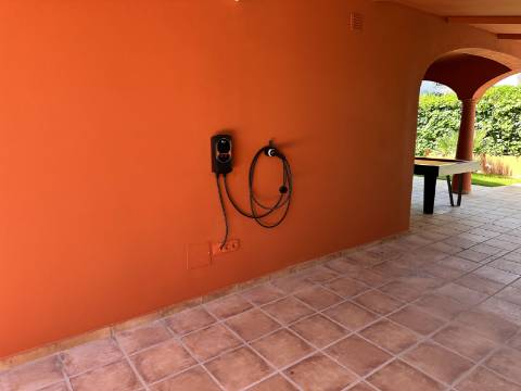 Moradia T3+1 no coração de Vilamoura, com piscina e jacuzzi