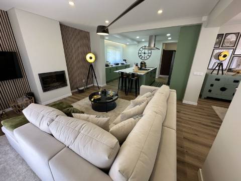 Moradia T3+1 no coração de Vilamoura, com piscina e jacuzzi