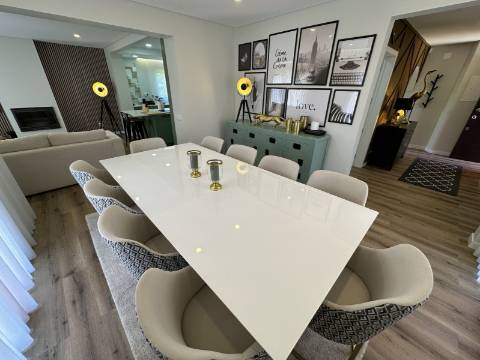 Moradia T3+1 no coração de Vilamoura, com piscina e jacuzzi