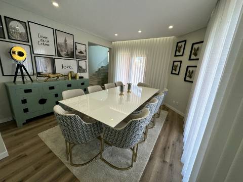 Moradia T3+1 no coração de Vilamoura, com piscina e jacuzzi