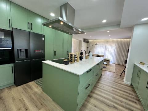 Moradia T3+1 no coração de Vilamoura, com piscina e jacuzzi