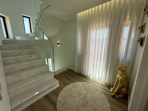 Moradia T3+1 no coração de Vilamoura, com piscina e jacuzzi