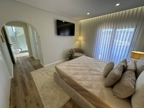 Moradia T3+1 no coração de Vilamoura, com piscina e jacuzzi