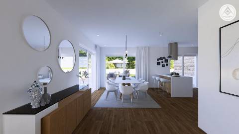 Moradia de Luxo V4 em Renovação - Localização Privilegiada em Vilamoura