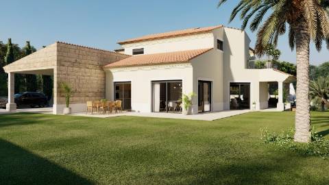 Moradia de Luxo V4 em Renovação - Localização Privilegiada em Vilamoura