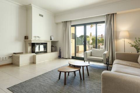 Elegante moradia v2+2 em Vilamoura - piscina, jardim & ambiente prestigiado