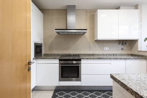 Elegante moradia v2+2 em Vilamoura - piscina, jardim & ambiente prestigiado