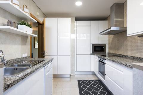 Elegante moradia v2+2 em Vilamoura - piscina, jardim & ambiente prestigiado