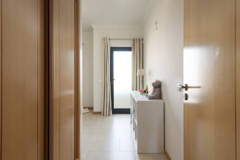 Elegante moradia v2+2 em Vilamoura - piscina, jardim & ambiente prestigiado