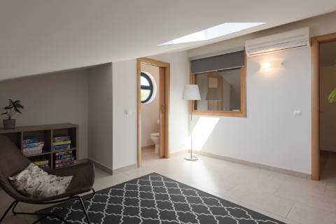 Elegante moradia v2+2 em Vilamoura - piscina, jardim & ambiente prestigiado