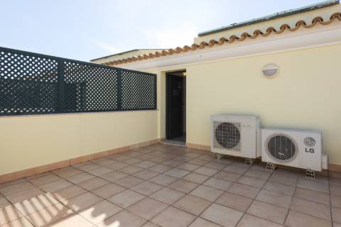 Elegante moradia v2+2 em Vilamoura - piscina, jardim & ambiente prestigiado
