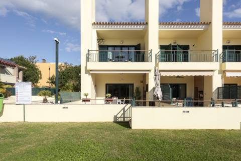 Elegante moradia v2+2 em Vilamoura - piscina, jardim & ambiente prestigiado