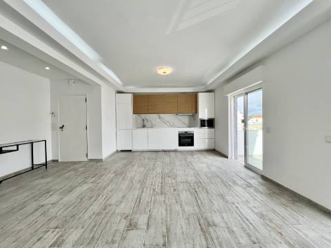 Apartamento T2 renovado - Quarteira