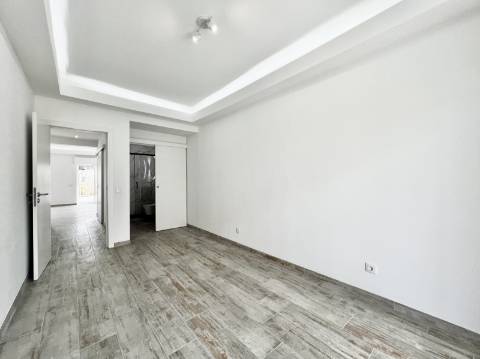 Apartamento T2 renovado - Quarteira