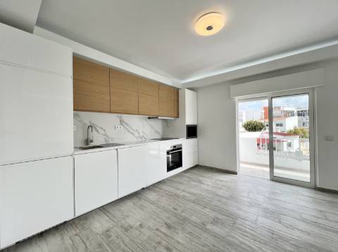 Apartamento T2 renovado - Quarteira