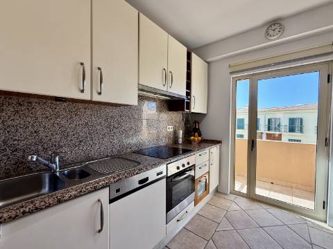 Excelente Apartamento T2 em Vilamoura, em Condomínio Privado com Piscina