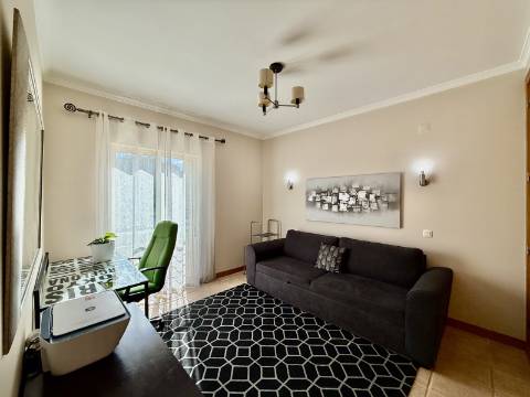 Excelente Apartamento T2 em Vilamoura, em Condomínio Privado com Piscina
